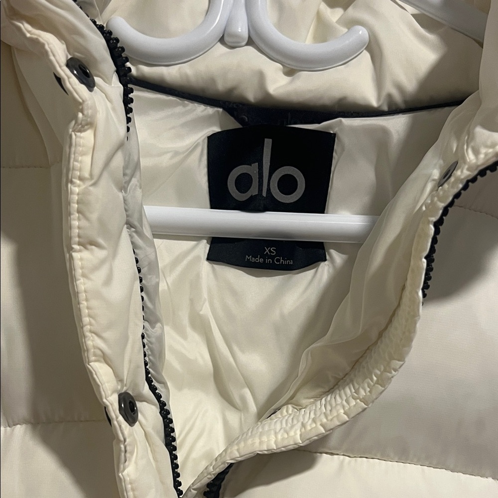Alo Aspen Coat - Picture 6 of 6